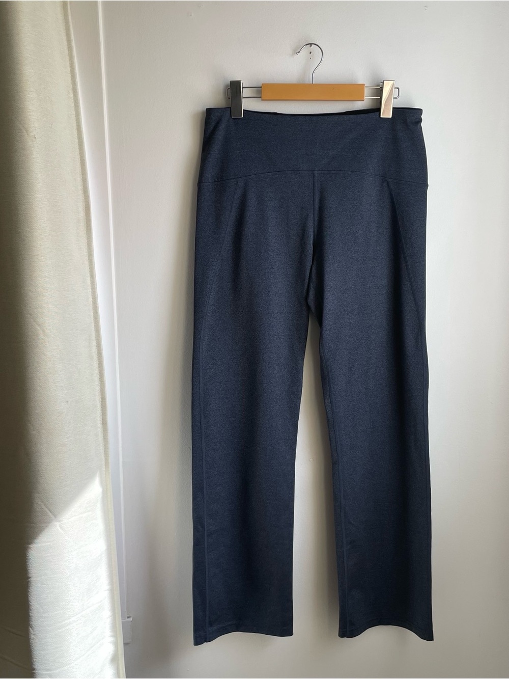 Blue/Grey Yoga Pants-Made in Canada 🇨🇦 size L-Great Condition